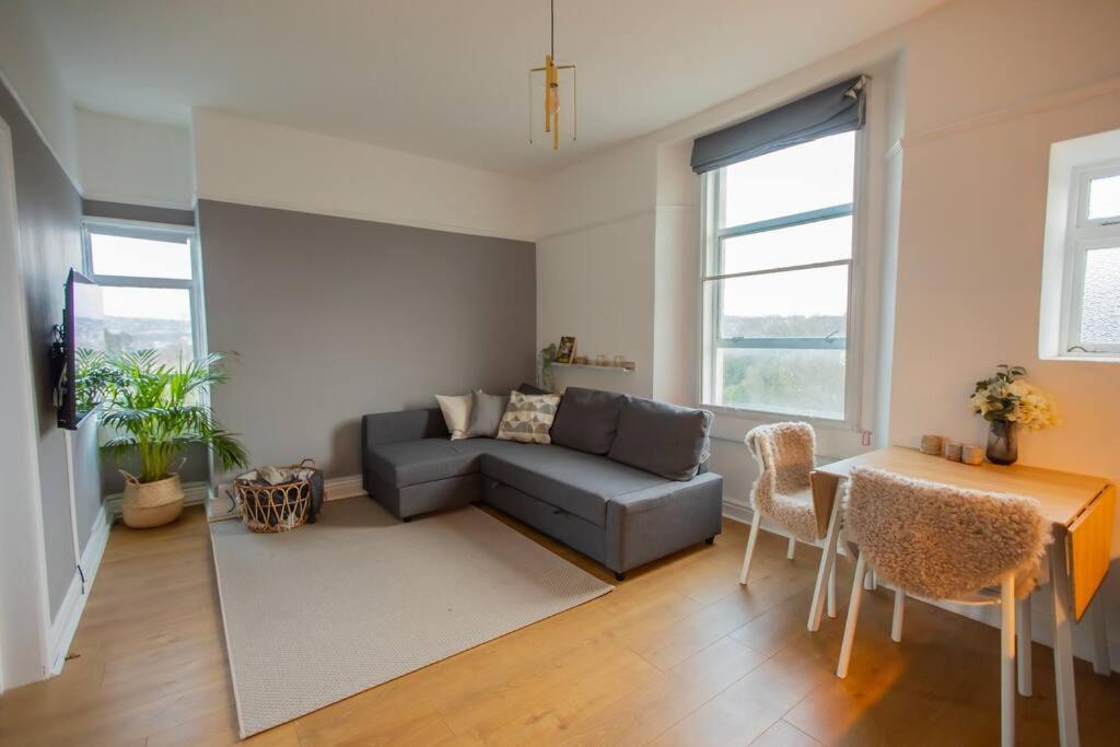 Georgian Gem Free Parking &Views Apartment Bath Exterior photo