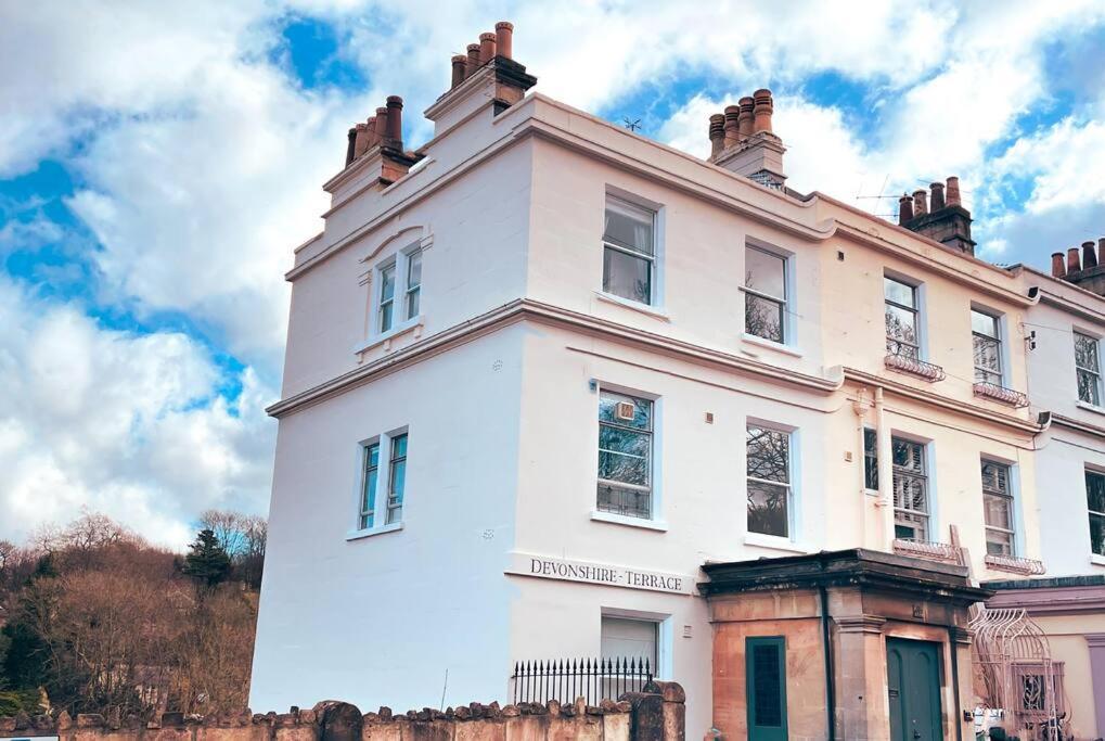 Georgian Gem Free Parking &Views Apartment Bath Exterior photo