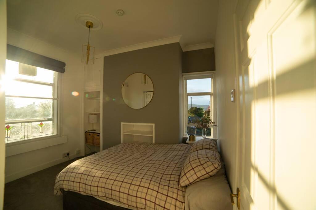 Georgian Gem Free Parking &Views Apartment Bath Exterior photo