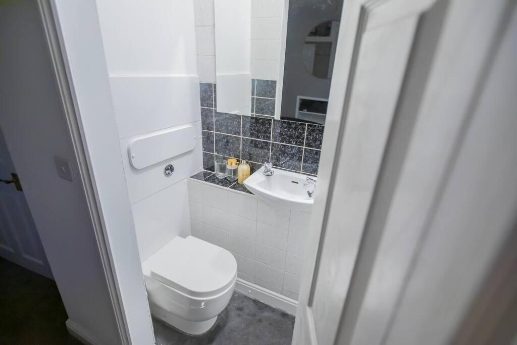 Georgian Gem Free Parking &Views Apartment Bath Exterior photo