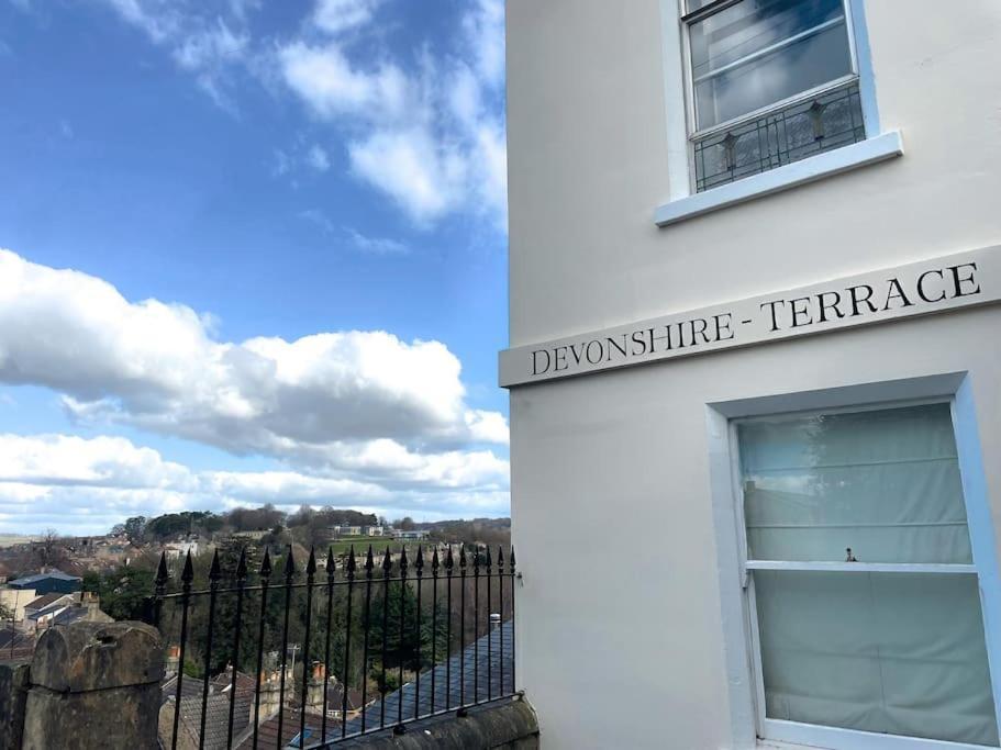 Georgian Gem Free Parking &Views Apartment Bath Exterior photo