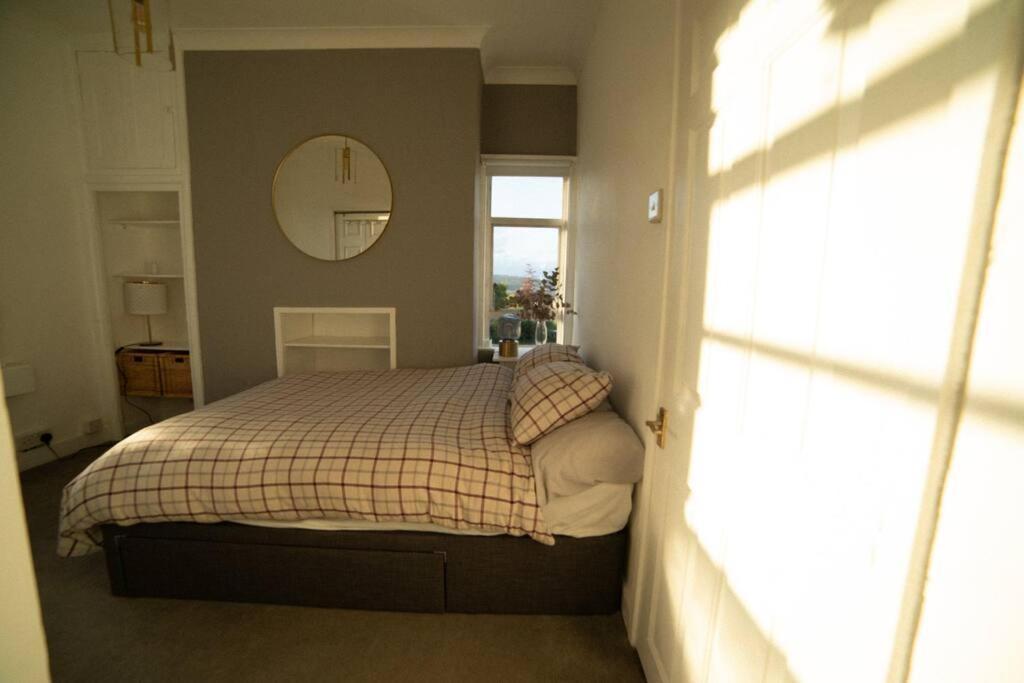 Georgian Gem Free Parking &Views Apartment Bath Exterior photo
