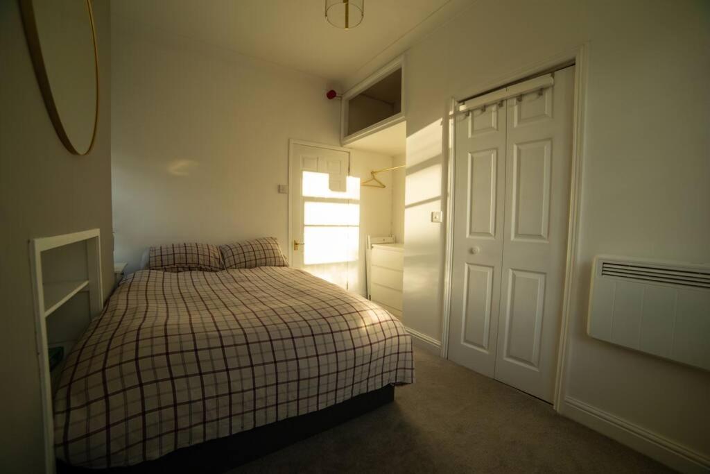 Georgian Gem Free Parking &Views Apartment Bath Exterior photo